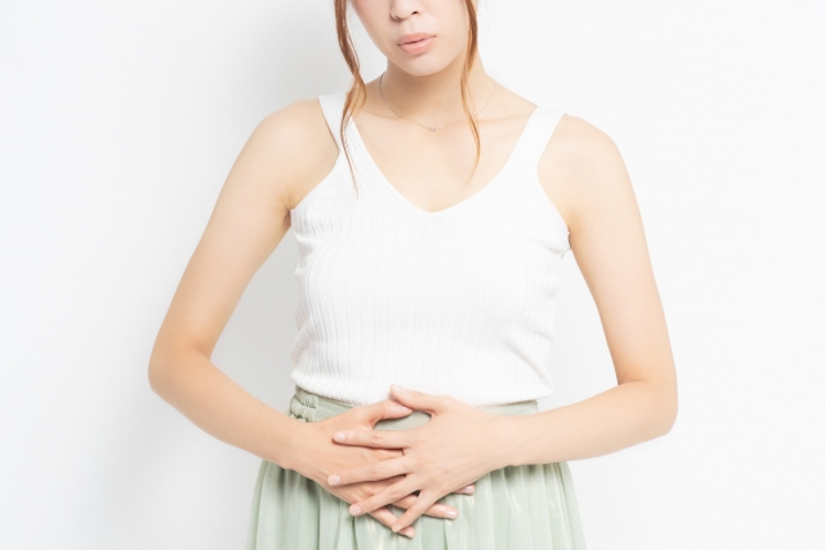 ぽっこりお腹が気になる女性