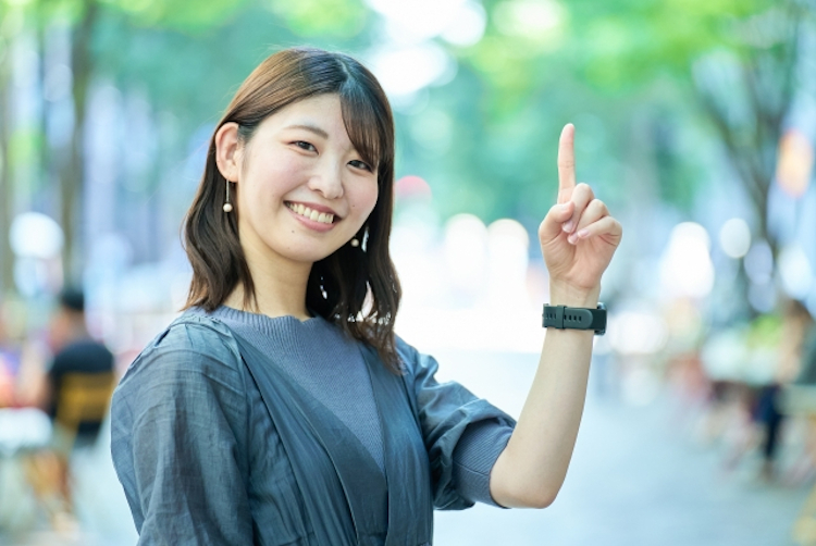 笑顔の女性