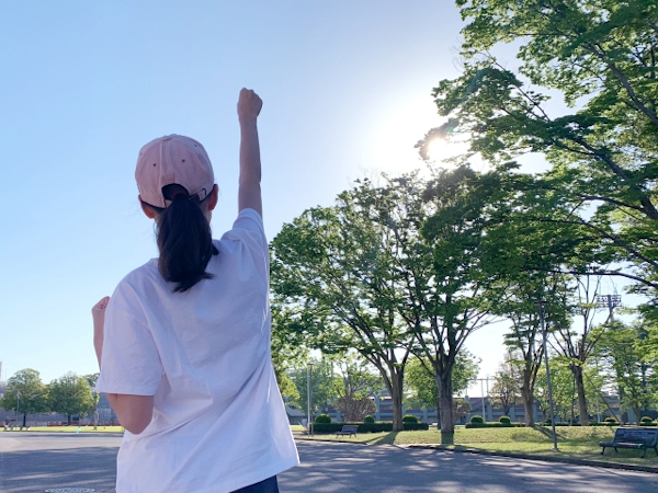 ランニングする女性