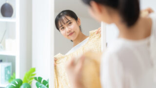 洋服選びで見た目を気にする女性