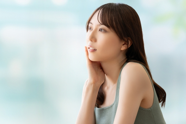 何か前向きに変わろうとする女性
