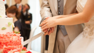 結婚式、ケーキ入刀