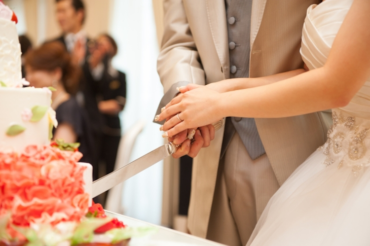 結婚式、ケーキ入刀