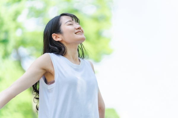清々しい顔をする女性
