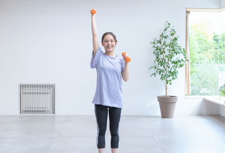 人生初ダイエットする女性