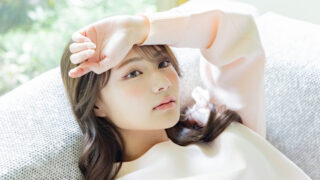 新しい事を始めるか悩む女性
