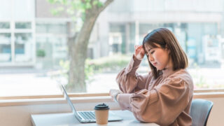 仕事で忙しい女性