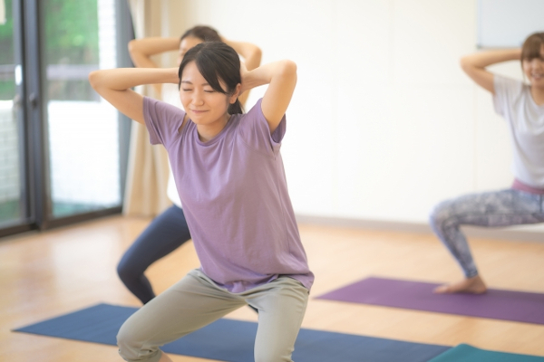 産後に運動する女性