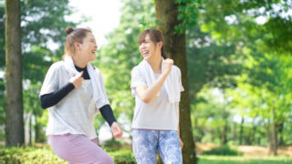 仲良くランニングする女性達